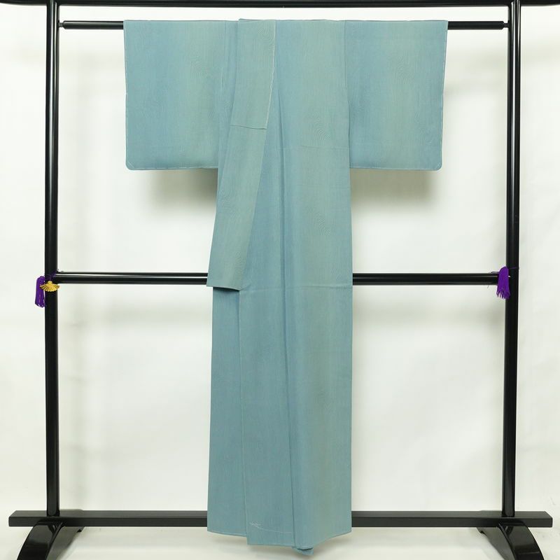 小紋 美品 落款入り 野木章 夢浪漫 しつけ糸付き 縮緬 正絹 流水・波柄 袷仕立て 身丈155cm 裄丈62.5cm 共八掛 ぼかし 緑・うぐいす色_画像2