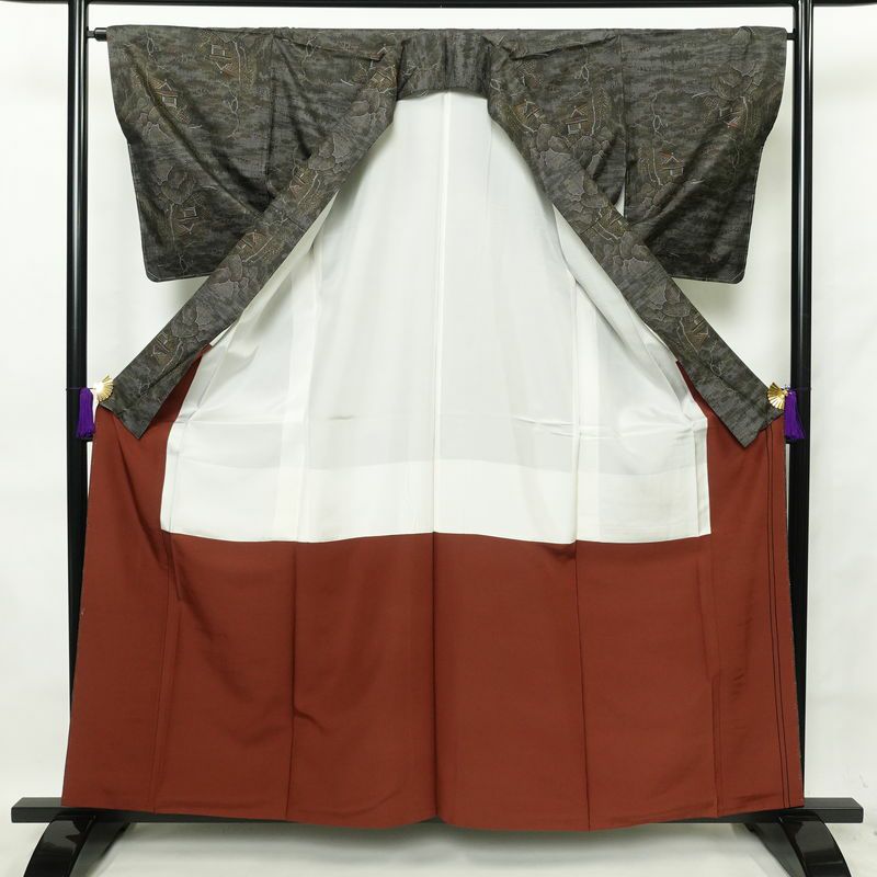 大島紬 美品 証紙あり しつけ糸付き 正絹 風景柄 袷仕立て 身丈160cm 裄丈65cm 緑・うぐいす色_画像3