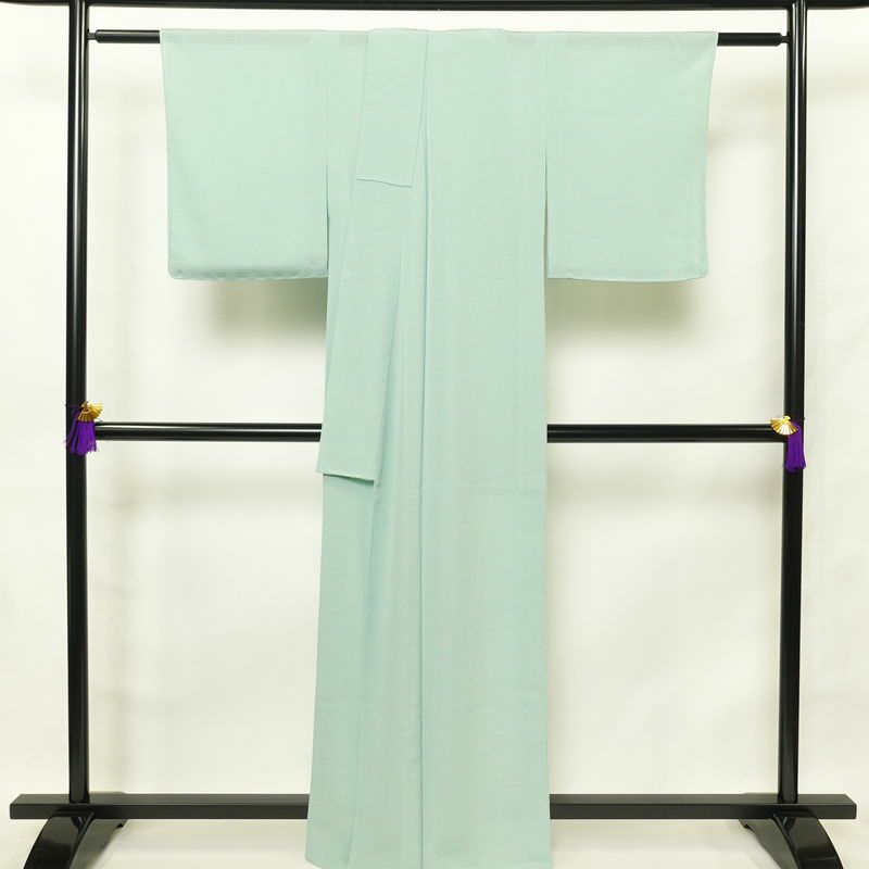 盛夏 絽 色無地 落款入り 梶山伸 堅牢染 梅染 良品 縮緬 証紙あり 一つ紋付き 正絹 無地 単衣仕立て 身丈162cm 裄丈65.5cm 緑・うぐいす色_画像2