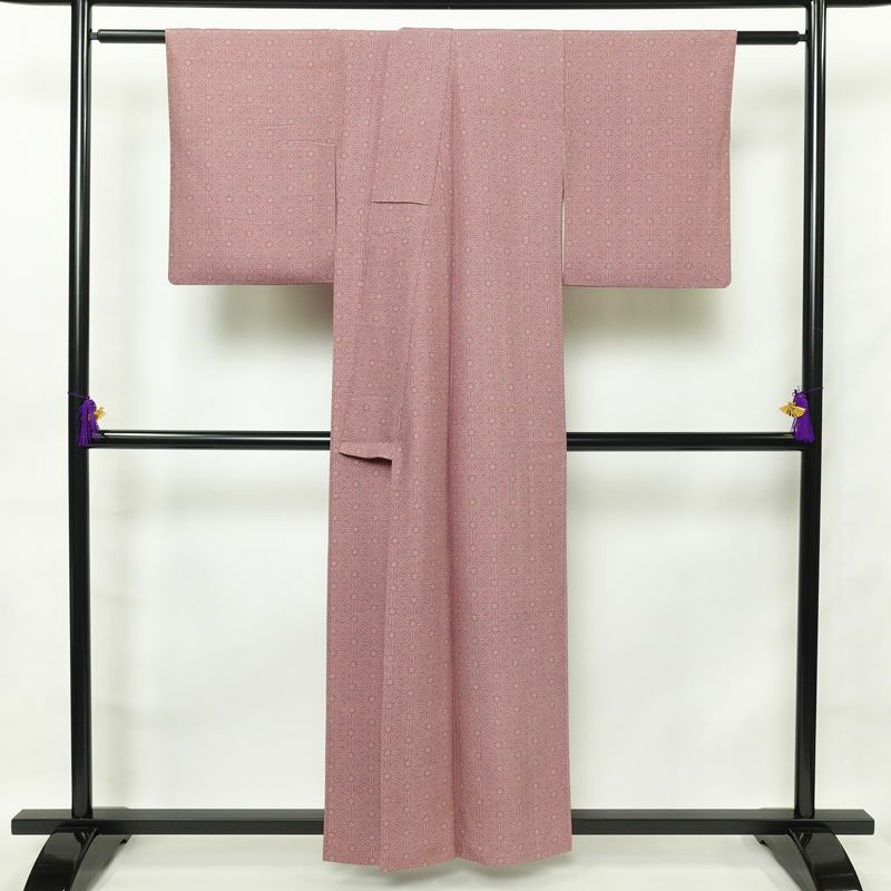 小紋 良品 紬地 正絹 麻の葉柄 袷仕立て 身丈157cm 裄丈63cm 紬生地 小紋着物 紫・藤色_画像2