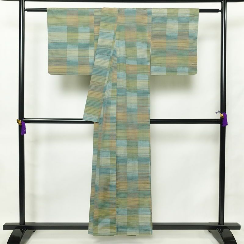 山古志紬 良品 正絹 チェック・格子柄 袷仕立て 身丈155cm 裄丈65cm 紬 着物 緑・うぐいす色_画像2