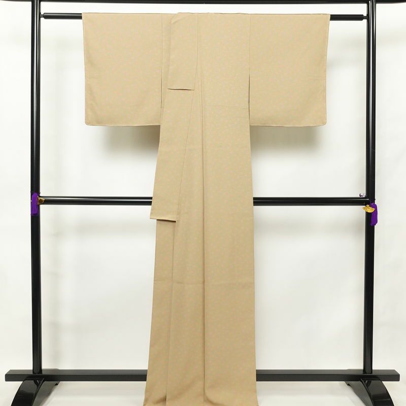 小紋 縮緬 総柄 正絹 花柄 袷仕立て 身丈166cm 裄丈63.5cm 一部しつけ糸付き 小紋着物 黄・黄土色_画像2