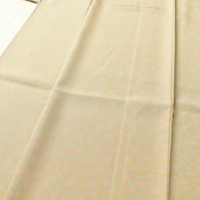 小紋 縮緬 総柄 正絹 花柄 袷仕立て 身丈166cm 裄丈63.5cm 一部しつけ糸付き 小紋着物 黄・黄土色_画像5