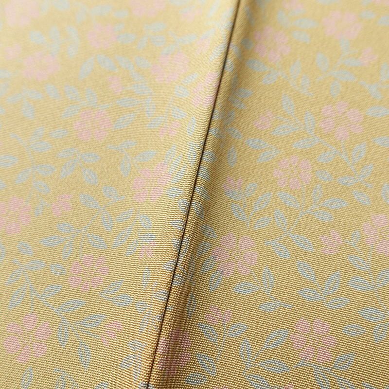 小紋 縮緬 総柄 正絹 花柄 袷仕立て 身丈166cm 裄丈63.5cm 一部しつけ糸付き 小紋着物 黄・黄土色_画像8