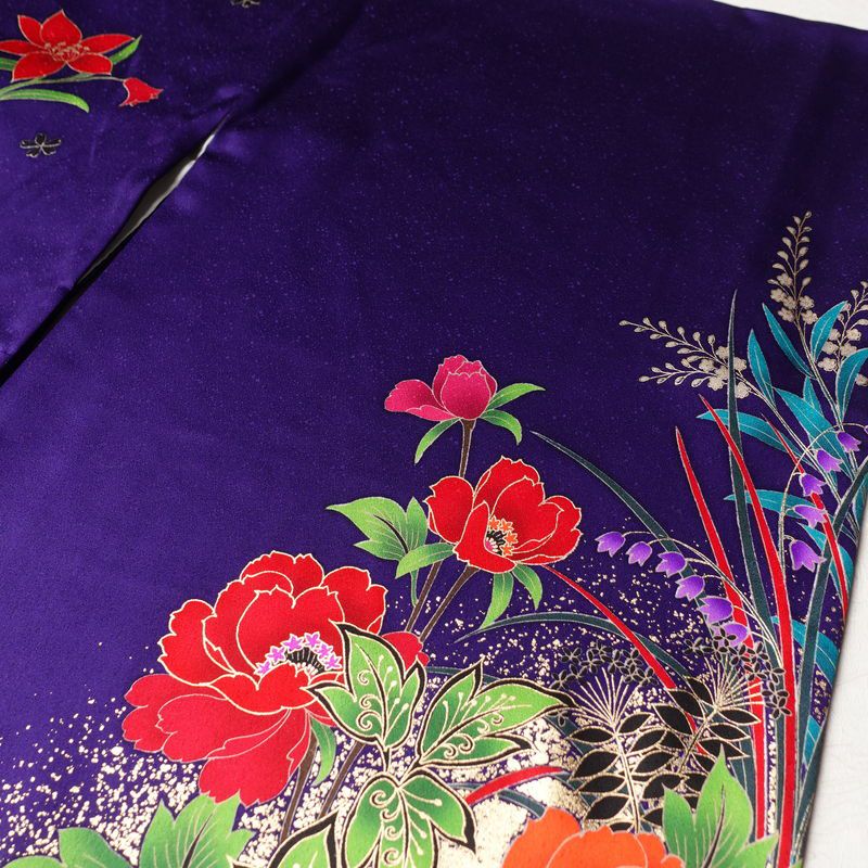 振袖 良品 正絹 花柄 袷仕立て 身丈164cm 裄丈68cm 箔 成人式 着物 紫・藤色_画像13