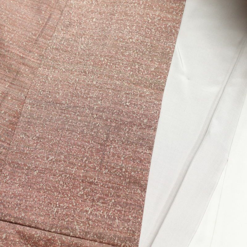 付け下げ 良品 紬地 一つ紋付き 正絹 古典柄 袷仕立て 身丈160.5cm 裄丈63cm 紬生地 附下 着物 刺繍 共八掛 金彩 ピンク_画像16