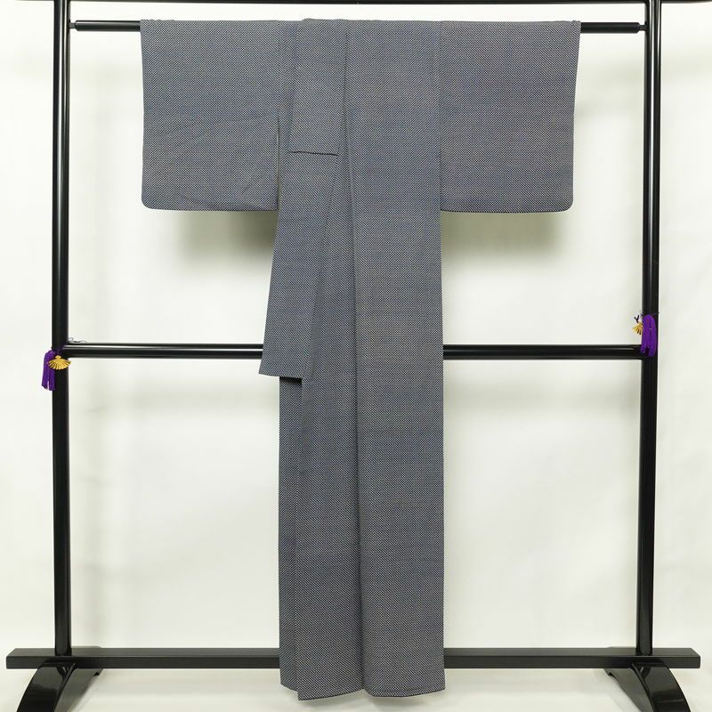 小紋 縮緬 総柄 正絹 古典柄 袷仕立て 身丈158cm 裄丈64cm 小紋着物 青・紺_画像2
