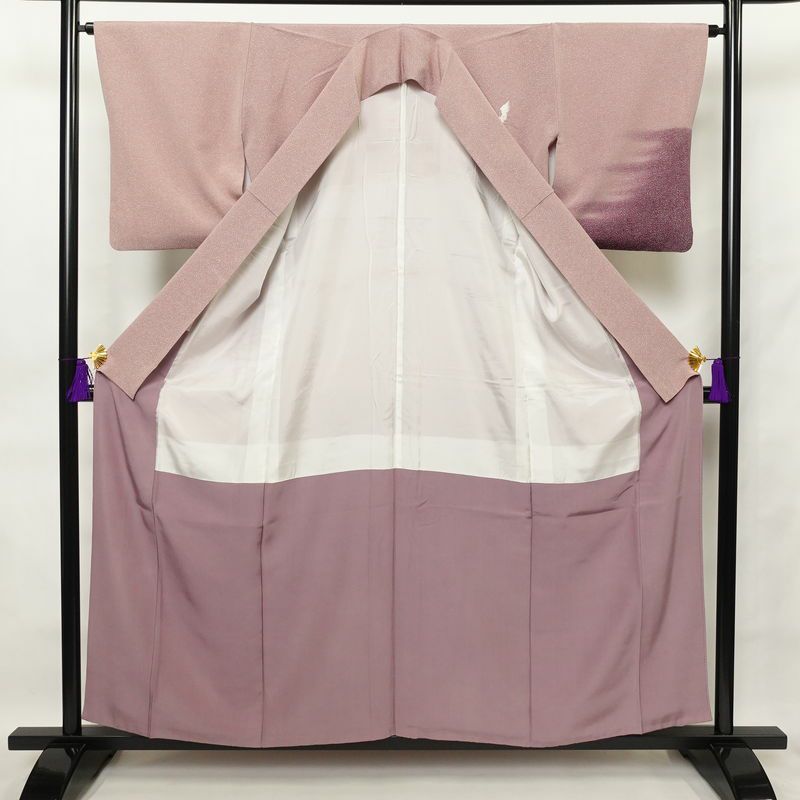 付け下げ 縮緬 正絹 人物・動物柄 袷仕立て 身丈157.5cm 裄丈64.5cm 附下 着物 刺繍 ピンク_画像3