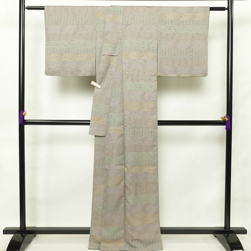 小紋 良品 正絹 縞柄・線柄 袷仕立て 身丈164cm 裄丈67.5cm 小紋着物 緑・うぐいす色_画像2