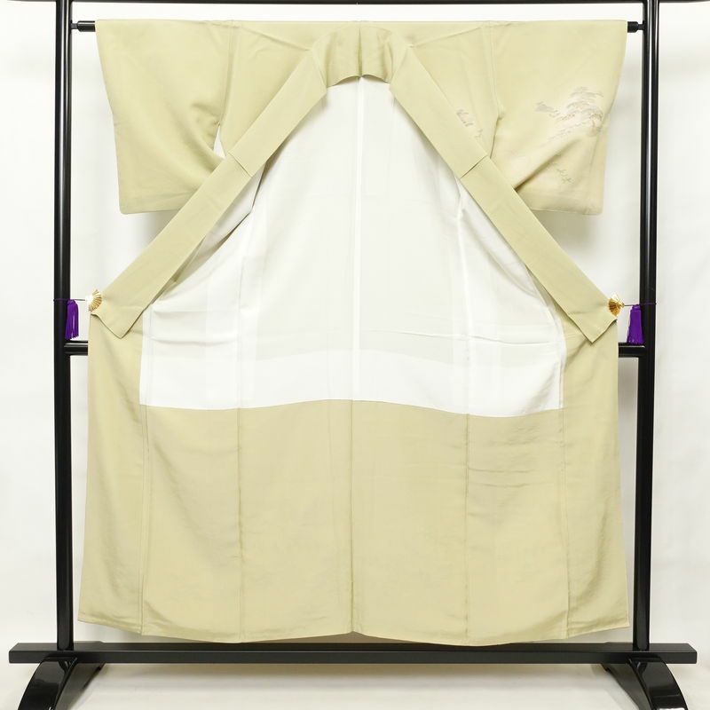 付け下げ 良品 スワトウ刺繍 縮緬 正絹 風景柄 袷仕立て 身丈155cm 裄丈63.5cm 金糸 附下 着 緑・うぐいす色_画像3