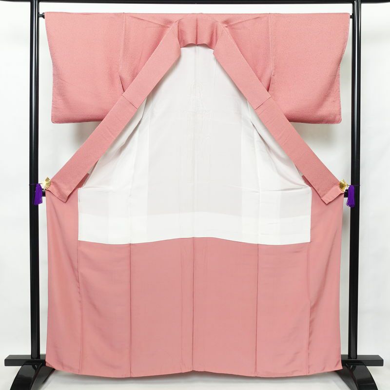 色無地 良品 丹後ちりめん しつけ糸付き 一つ紋付き 正絹 無地 袷仕立て 身丈163cm 裄丈66.5cm 着物 ピンク_画像3