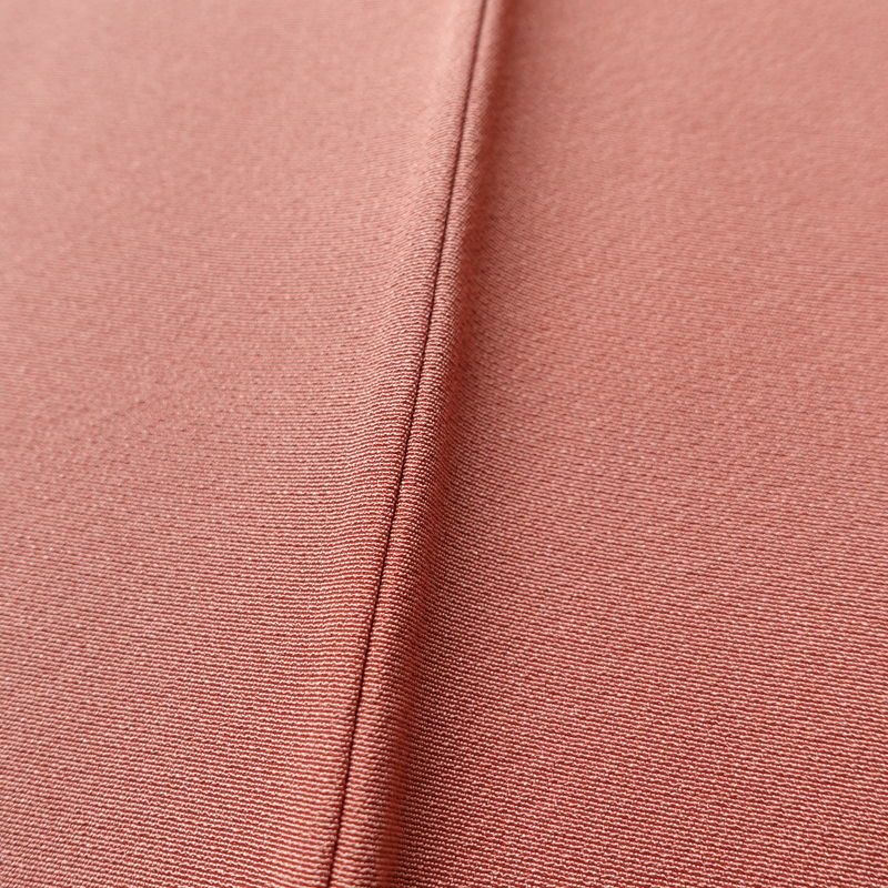 色無地 良品 縮緬 一つ紋付き 正絹 無地 袷仕立て 身丈157cm 裄丈66cm 一部しつけ糸付き 着物 ピンク_画像8