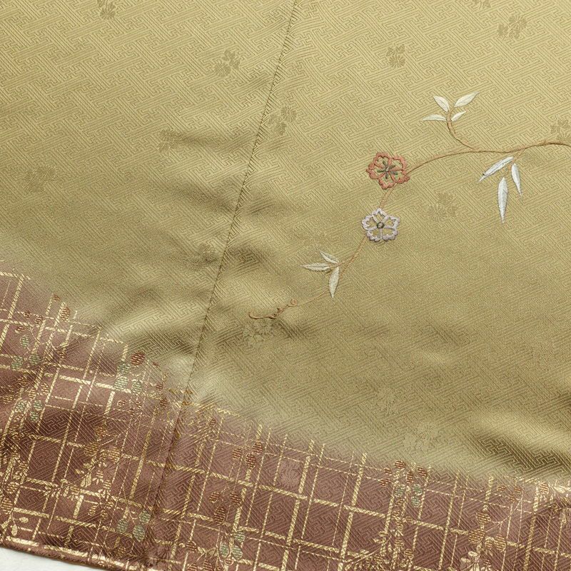 付け下げ 正絹 袷仕立て 身丈165.5cm 裄丈69.5cm 箔 刺繍 一部しつけ糸付き 金彩 附下 着物 木の葉・植物柄 黄・黄土色_画像12