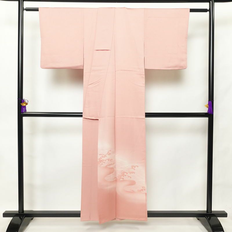 色留袖 一つ紋付き 正絹 流水・波柄 袷仕立て 身丈154.5cm 裄丈64cm 着物 ピンク_画像2
