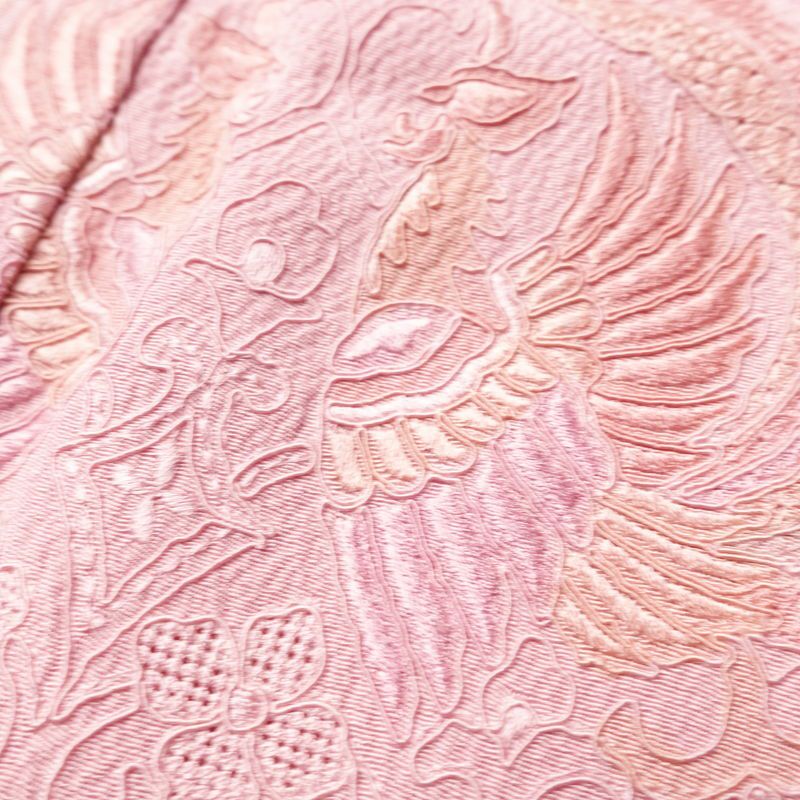 付け下げ 良品 スワトウ刺繍 縮緬 一つ紋付き 正絹 幾何学柄・抽象柄 袷仕立て 身丈164.5cm 裄丈67cm 一部しつけ糸付き 附下 着物 ピンク_画像6