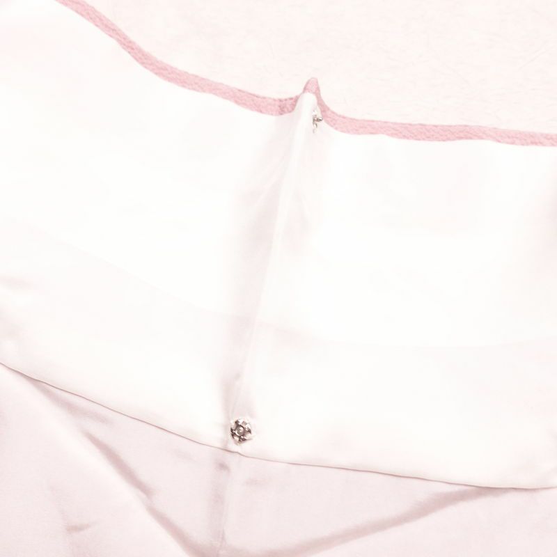 付け下げ 良品 スワトウ刺繍 縮緬 一つ紋付き 正絹 幾何学柄・抽象柄 袷仕立て 身丈164.5cm 裄丈67cm 一部しつけ糸付き 附下 着物 ピンク_画像20