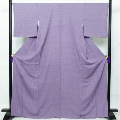 加賀染小紋 良品 坂口幸市 秋草 落款入り 一つ紋付き 正絹 木の葉・植物柄 袷仕立て 身丈167.5cm 裄丈67cm 着物 紫・藤色