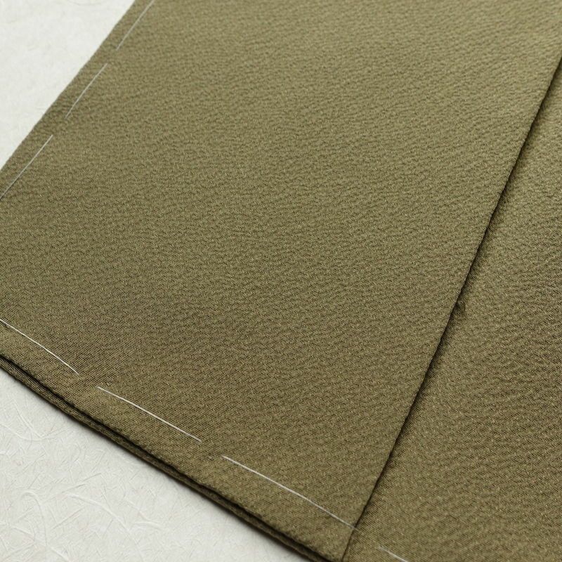 色無地 良品 落款入り しつけ糸付き 縮緬 一つ紋付き 正絹 無地 袷仕立て 身丈167cm 裄丈66cm 着物 緑・うぐいす色_画像8