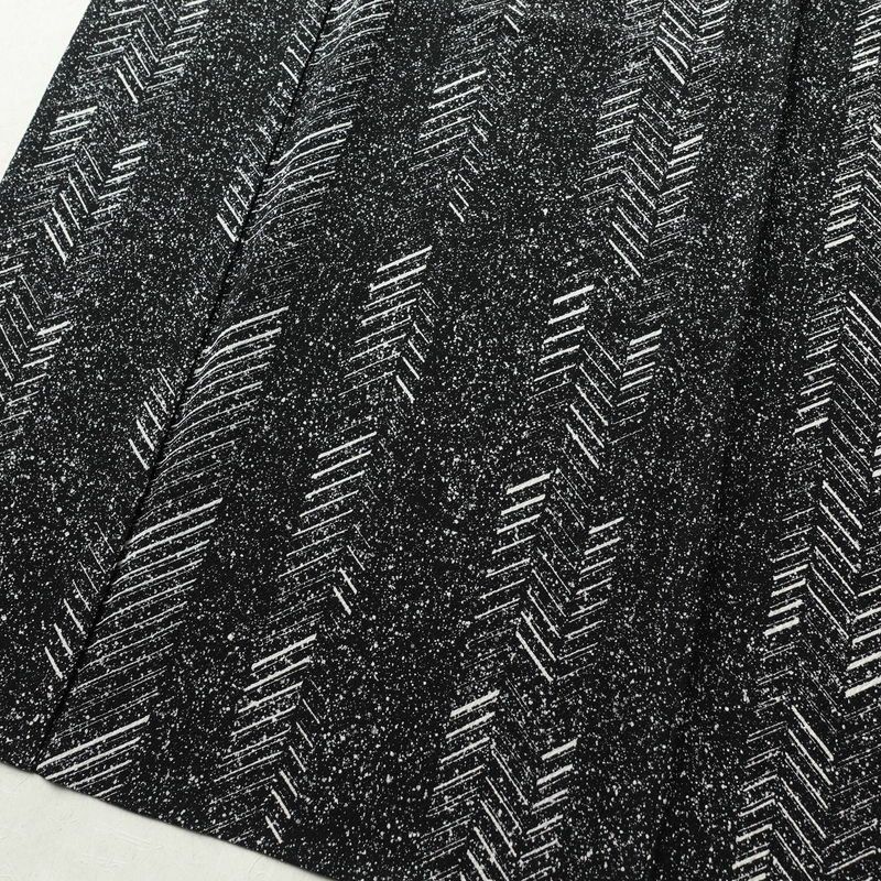 単衣 良品 着物 小紋 縮緬 正絹 幾何学柄・抽象柄 単衣仕立て 身丈157.5cm 裄丈66.5cm 黒_画像4