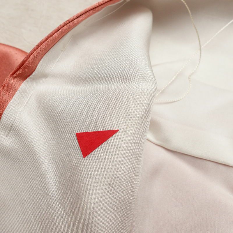 付け下げ 和田光正 落款入り 正絹 古典柄 袷仕立て 身丈168.5cm 裄丈63.5cm 箔 一部しつけ糸付き ピンク_画像19