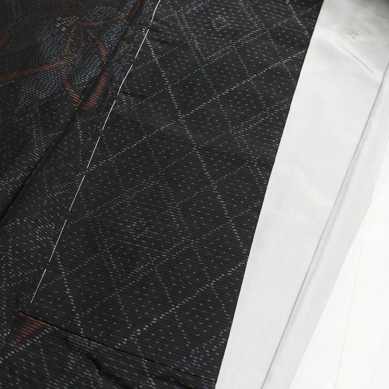 紬 良品 しつけ糸付き 正絹 花柄 袷仕立て 身丈168cm 裄丈65.5cm 紬着物 黒_画像15