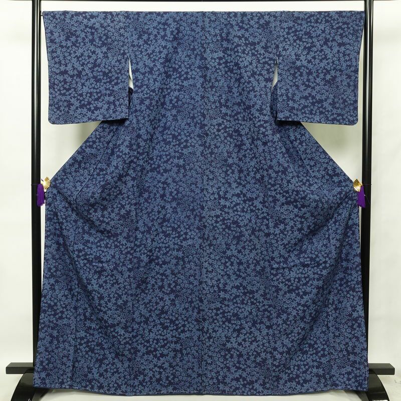 小紋 美品 草木引染 しつけ糸付き 縮緬 正絹 木の葉・植物柄 袷仕立て 身丈166.5cm 裄丈68.5cm 小紋着物 青・紺