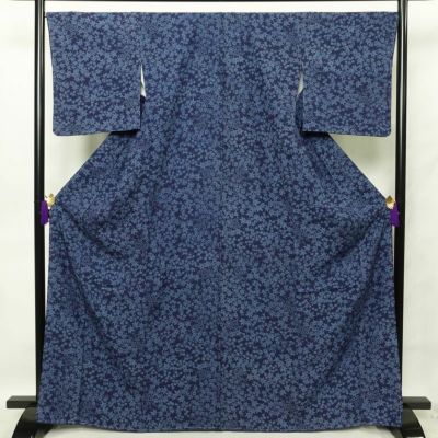 小紋 美品 草木引染 しつけ糸付き 縮緬 正絹 木の葉・植物柄 袷仕立て 身丈166.5cm 裄丈68.5cm 小紋着物 青・紺