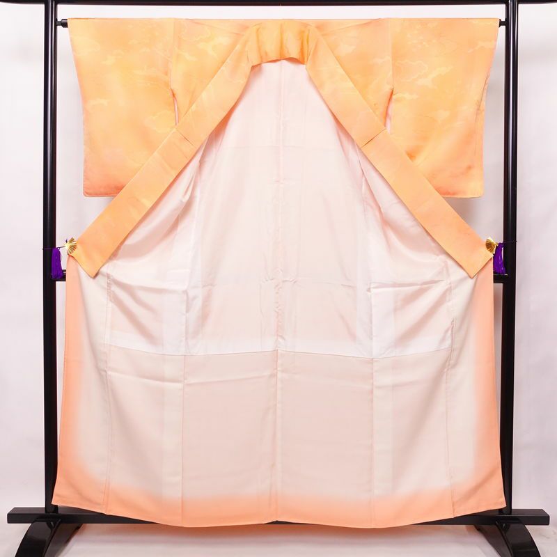 色無地 一つ紋付き 正絹 古典柄 袷仕立て 身丈158.5cm 裄丈65cm 一部しつけ糸付き ぼかし 橙_画像3