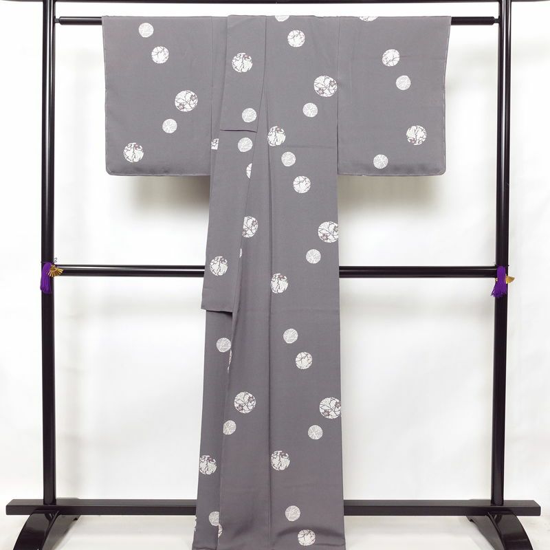 小紋 しつけ糸付き 縮緬 正絹 古典柄 袷仕立て 身丈166cm 裄丈65cm 小紋着物 グレー_画像2