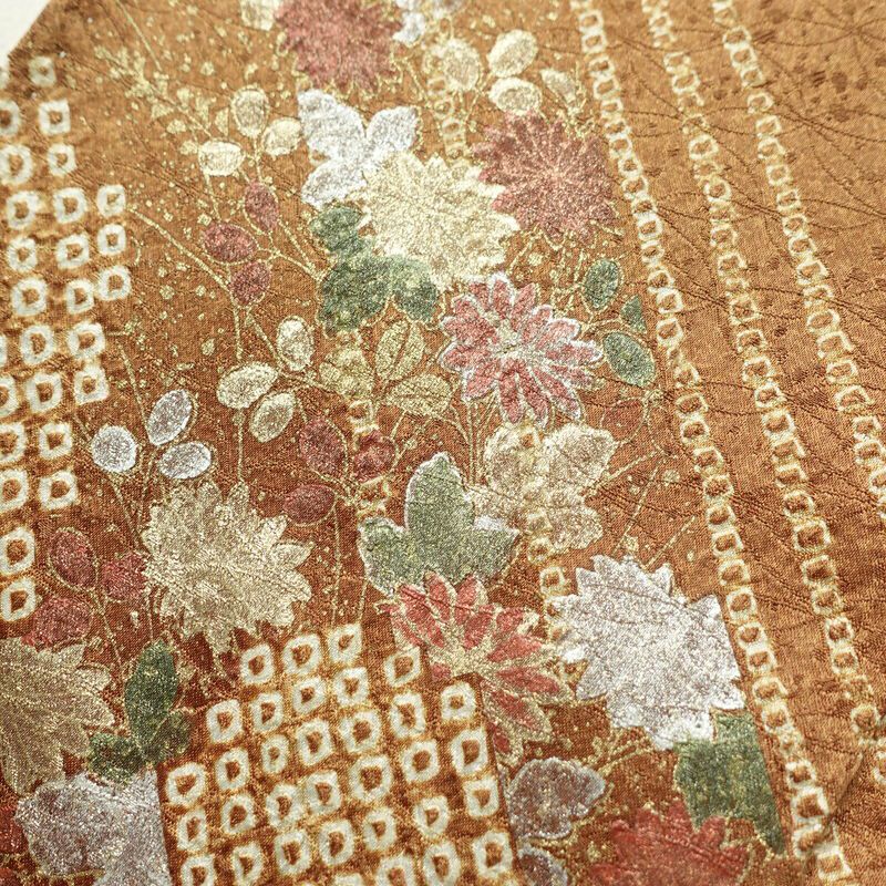 付け下げ 絞り 正絹 古典柄 袷仕立て 身丈167cm 裄丈69cm 箔 刺繍 金彩 フォーマル 附下 着物 茶_画像8