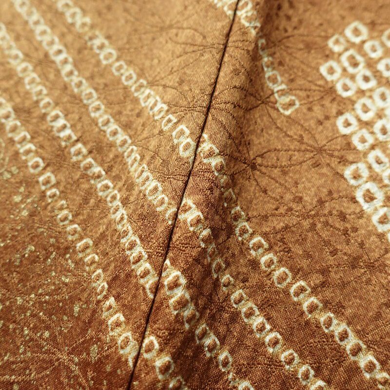 付け下げ 絞り 正絹 古典柄 袷仕立て 身丈167cm 裄丈69cm 箔 刺繍 金彩 フォーマル 附下 着物 茶_画像9