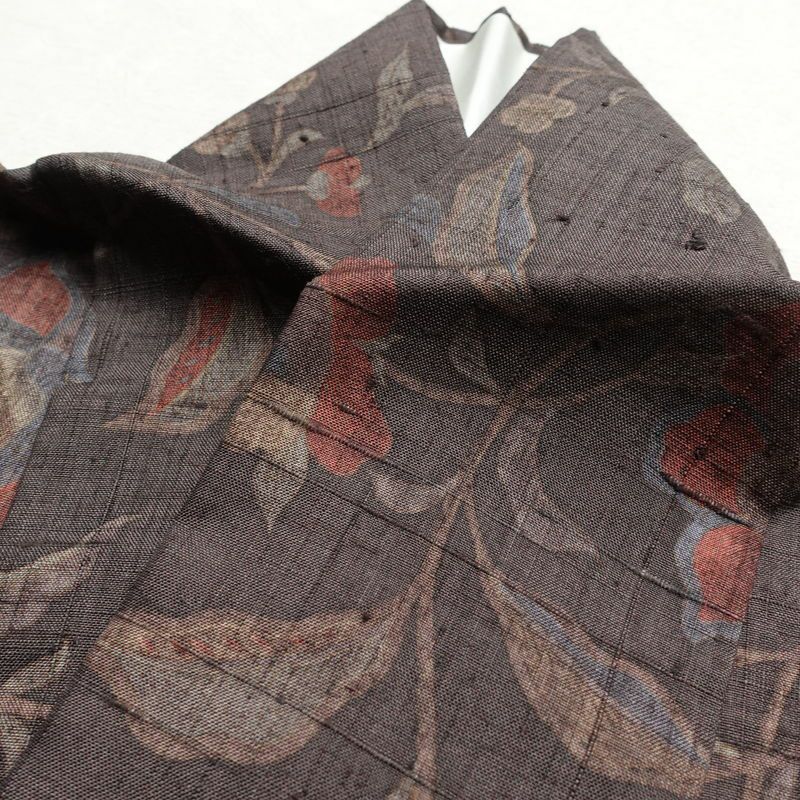小紋 美品 紬地 しつけ糸付き 正絹 木の葉・植物柄 袷仕立て 身丈163cm 裄丈65.5cm 茶_画像16