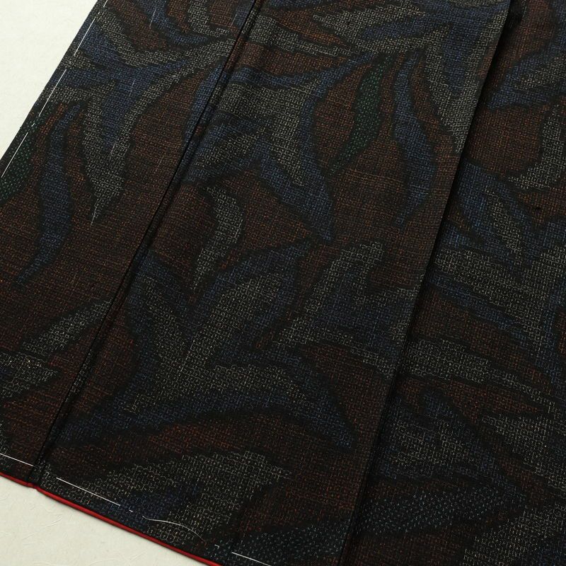 紬 しつけ糸付き 正絹 木の葉・植物柄 袷仕立て 身丈160cm 裄丈67.5cm 紬着物 茶_画像4