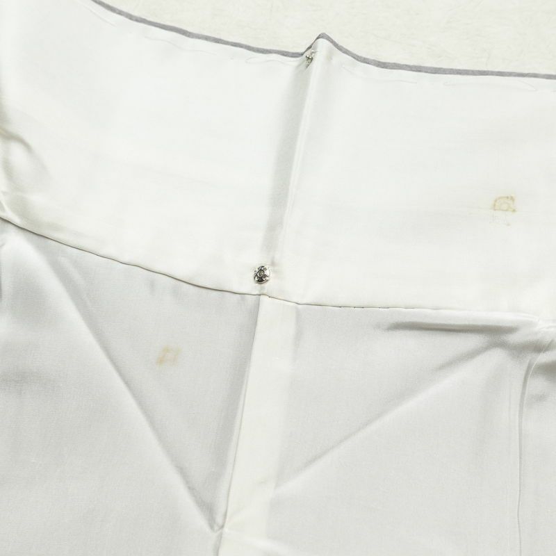 付け下げ 良品 縮緬 正絹 幾何学柄・抽象柄 袷仕立て 身丈169cm 裄丈68cm 一部しつけ糸付き 附下 共八掛 紫・藤色_画像18