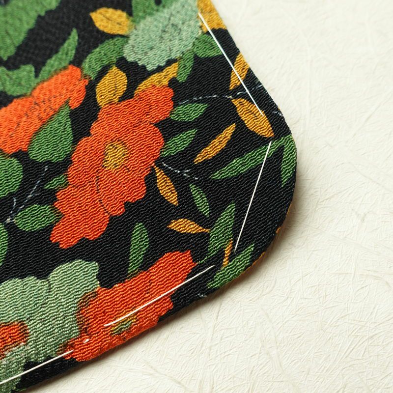 小紋 しつけ糸付き 縮緬 正絹 古典柄 袷仕立て 身丈160.8cm 裄丈64cm 小紋着物 黒_画像12