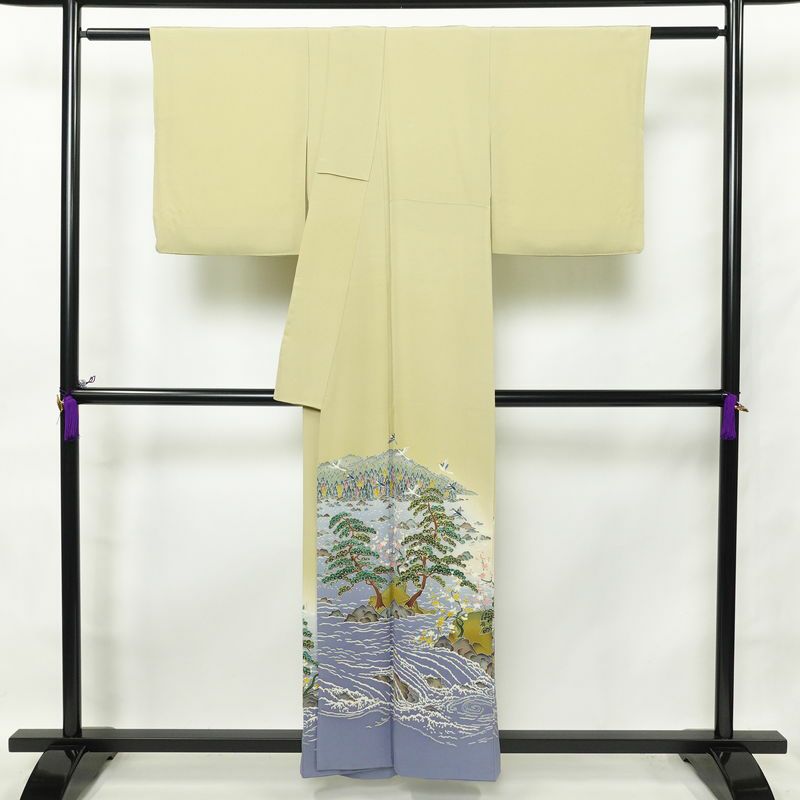 色留袖 落款入り 作家物 縮緬 一つ紋付き 正絹 風景柄 袷仕立て 身丈158cm 裄丈65.5cm 共八掛 フォーマル 着物 緑・うぐいす色_画像2