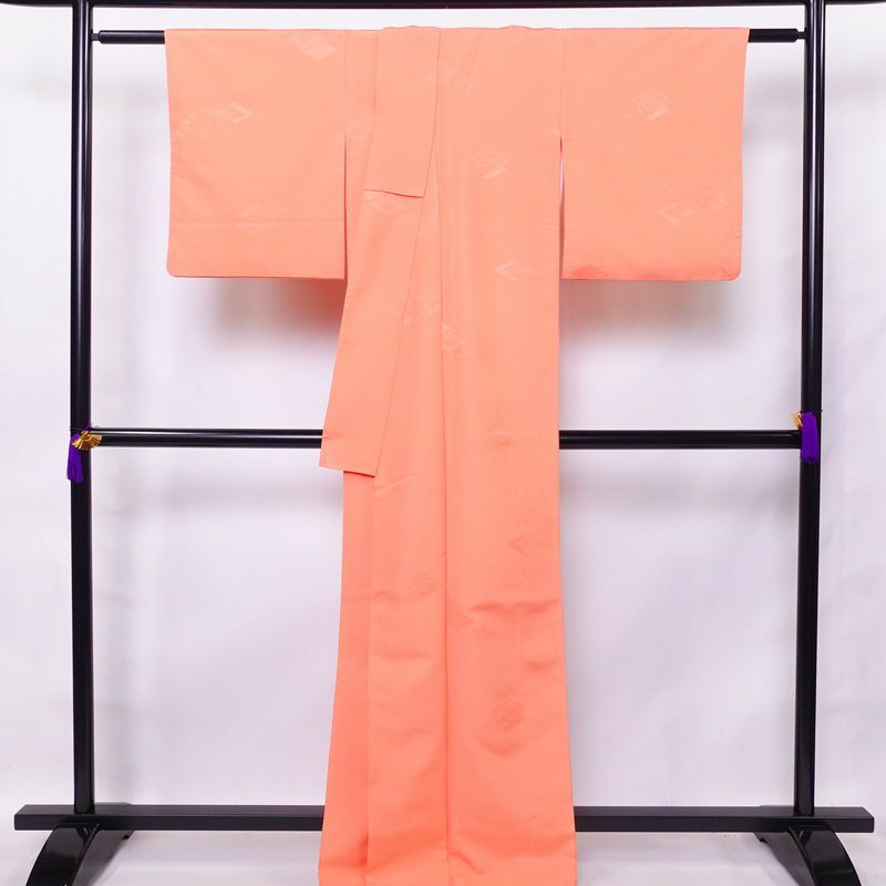 色無地 ポリエステル 古典柄 袷仕立て 身丈163.5cm 裄丈67cm 着物 ピンク_画像2