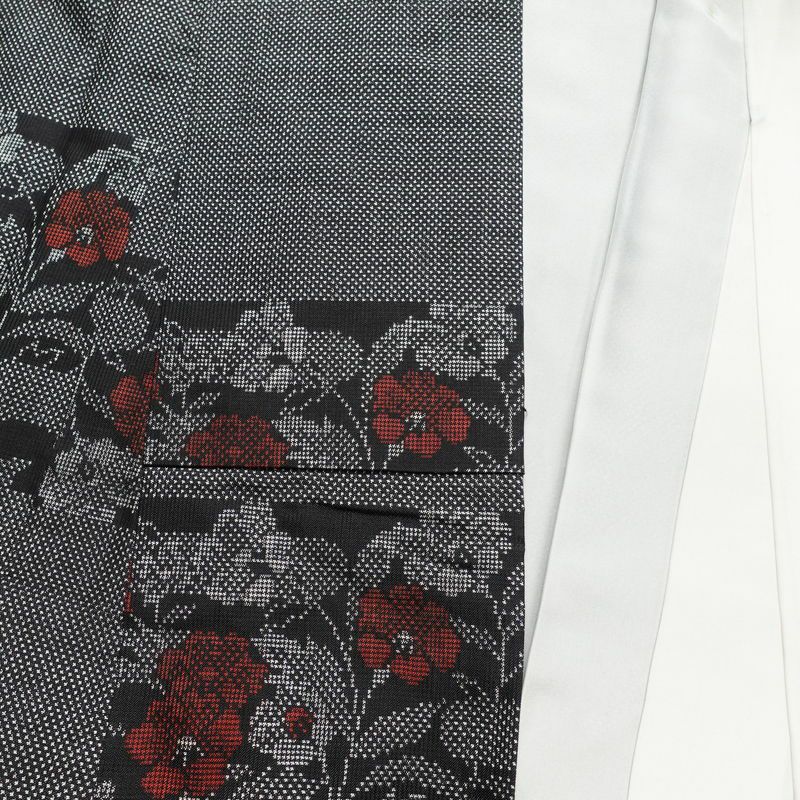 大島紬 証紙なし 正絹 花柄 袷仕立て 身丈169cm 裄丈66cm 黒_画像17