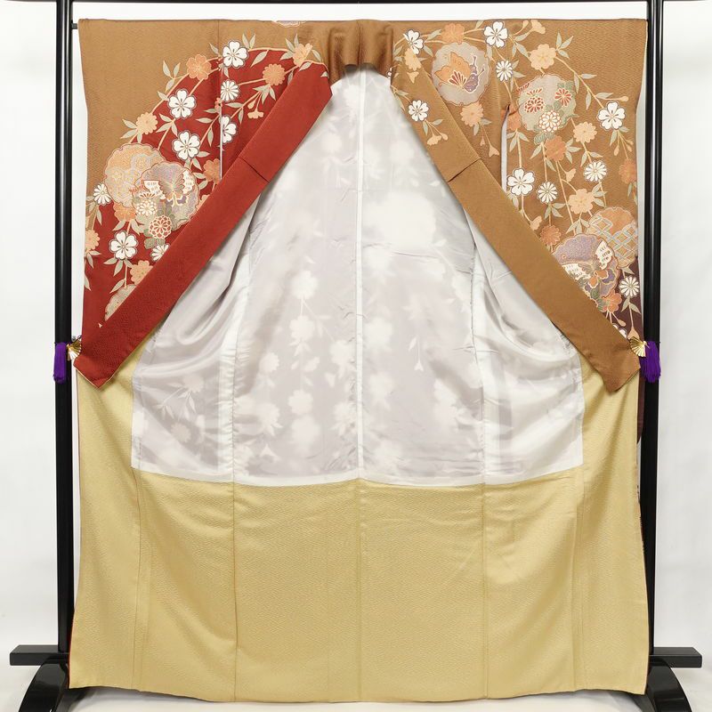 振袖 良品 金駒刺繍 正絹 古典柄 袷仕立て 身丈166.5cm 裄丈66.5cm 刺繍 共八掛 金彩 成人式 二十歳の集い フォーマル 着物 茶_画像3