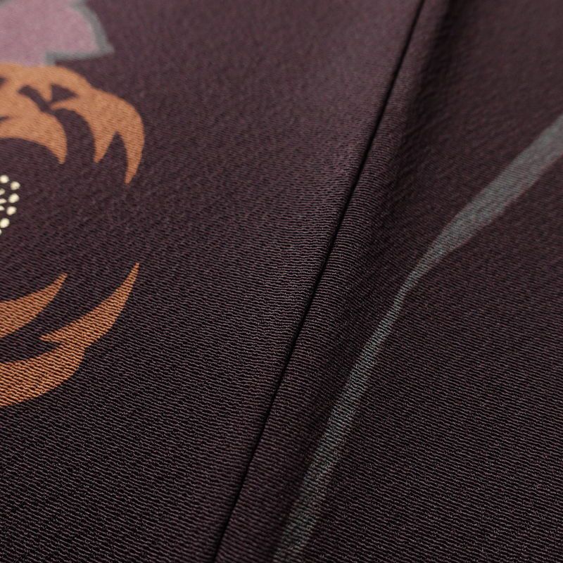 付け下げ 縮緬 正絹 花柄 袷仕立て 身丈150.5cm 裄丈65cm 金彩 フォーマル 着物 紫・藤色_画像7