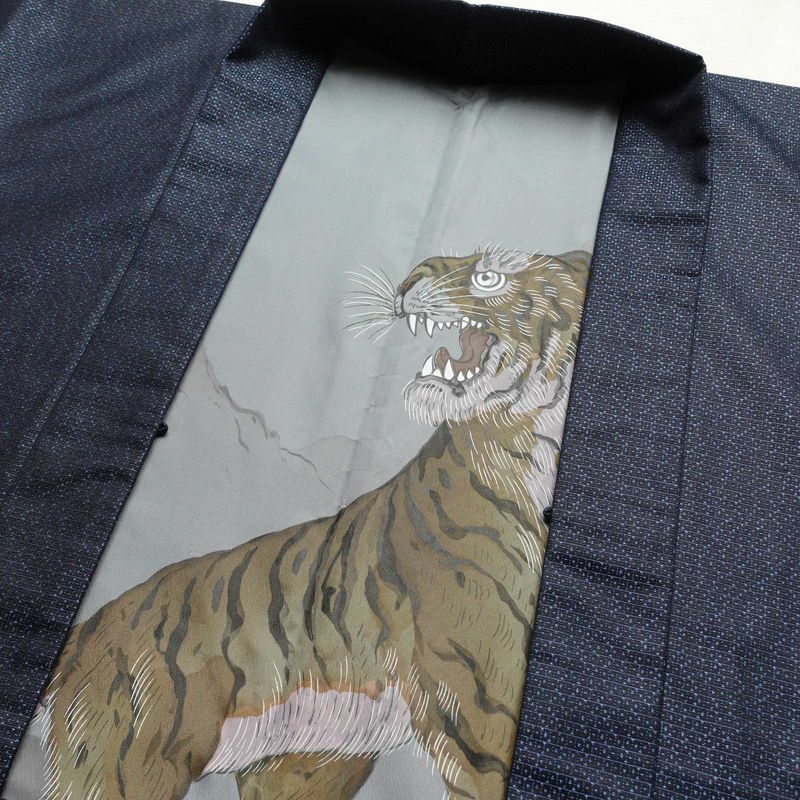 男性用 着物 アンサンブル 羽織 長襦袢 着物 しつけ糸付き ウール 亀甲柄 単衣仕立て 3点セット 身丈140cm 裄丈69cm 青・紺_画像15