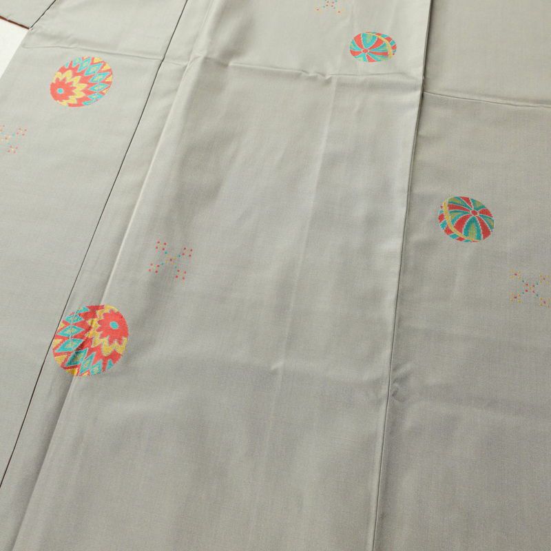 紬 アンサンブル セット品 一部しつけ糸付き 飛び柄 正絹 袷仕立て 身丈162cm 裄丈67.5cm グレー_画像6