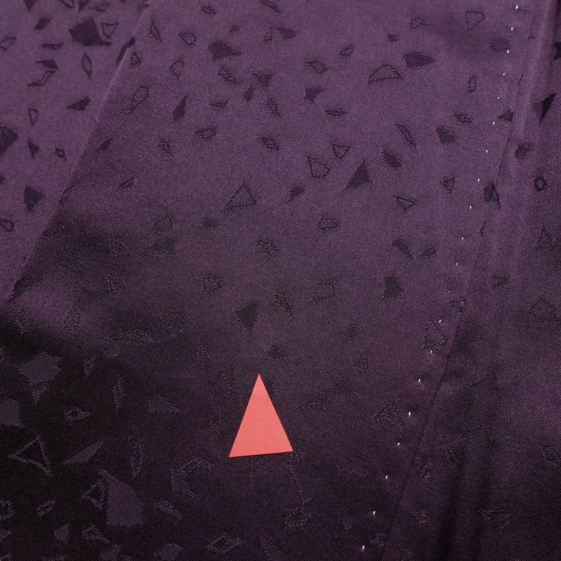 色無地 一つ紋付き 正絹 幾何学柄・抽象柄 袷仕立て 身丈161.5cm 裄丈65.8cm 一部しつけ糸付き 紫・藤色_画像16