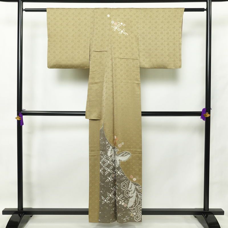 訪問着 金駒刺繍 絞り 正絹 花柄 袷仕立て 身丈157cm 裄丈64cm 刺繍 金彩 フォーマル 着物 緑・うぐいす色_画像2