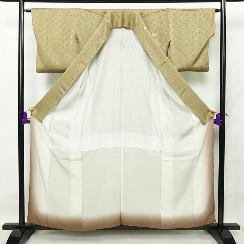 訪問着 金駒刺繍 絞り 正絹 花柄 袷仕立て 身丈157cm 裄丈64cm 刺繍 金彩 フォーマル 着物 緑・うぐいす色_画像3