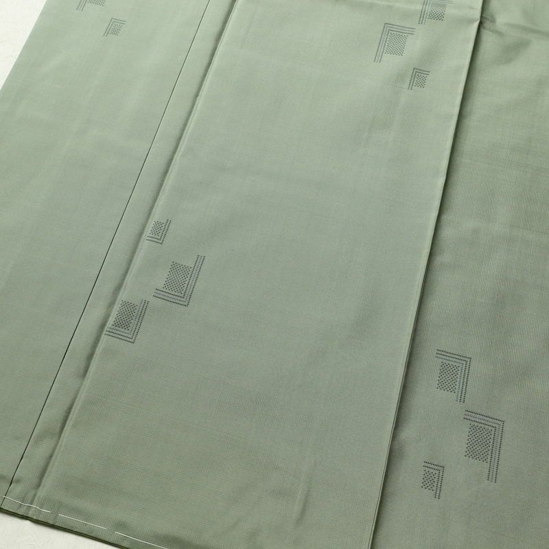 大島紬 美品 色泥染 証紙あり しつけ糸付き 正絹 幾何学柄・抽象柄 袷仕立て 身丈153.5cm 裄丈64.5cm 緑・うぐいす色_画像4