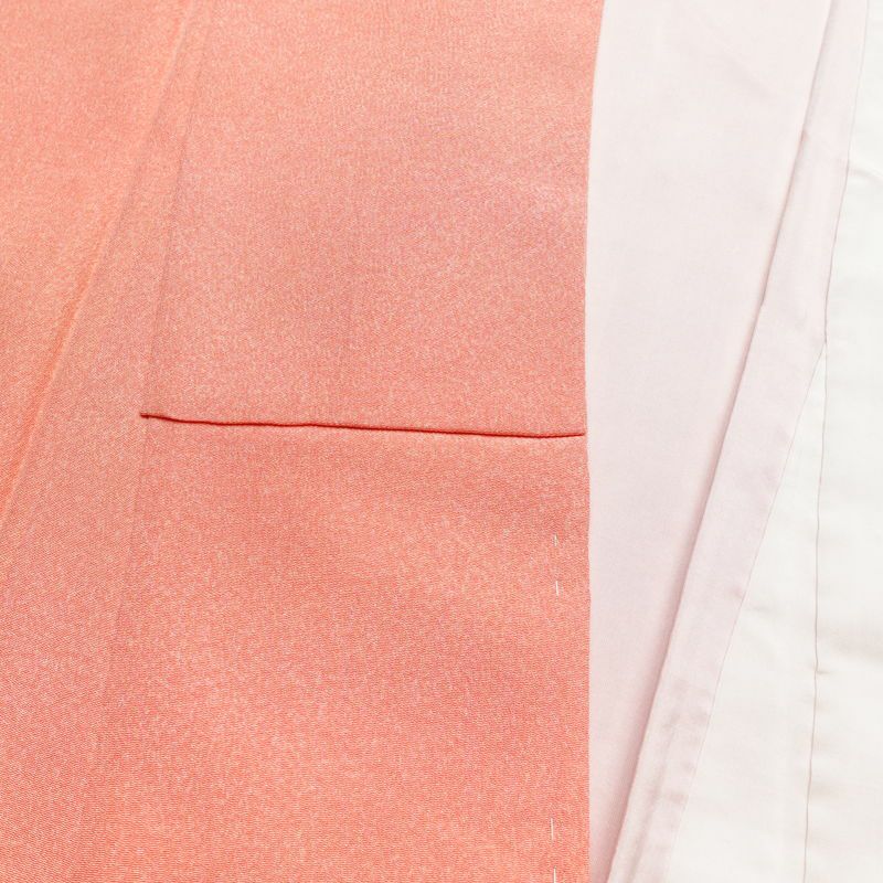 色無地 良品 しつけ糸付き 縮緬 正絹 その他の柄 袷仕立て 身丈158.5cm 裄丈64.5cm ピンク_画像17