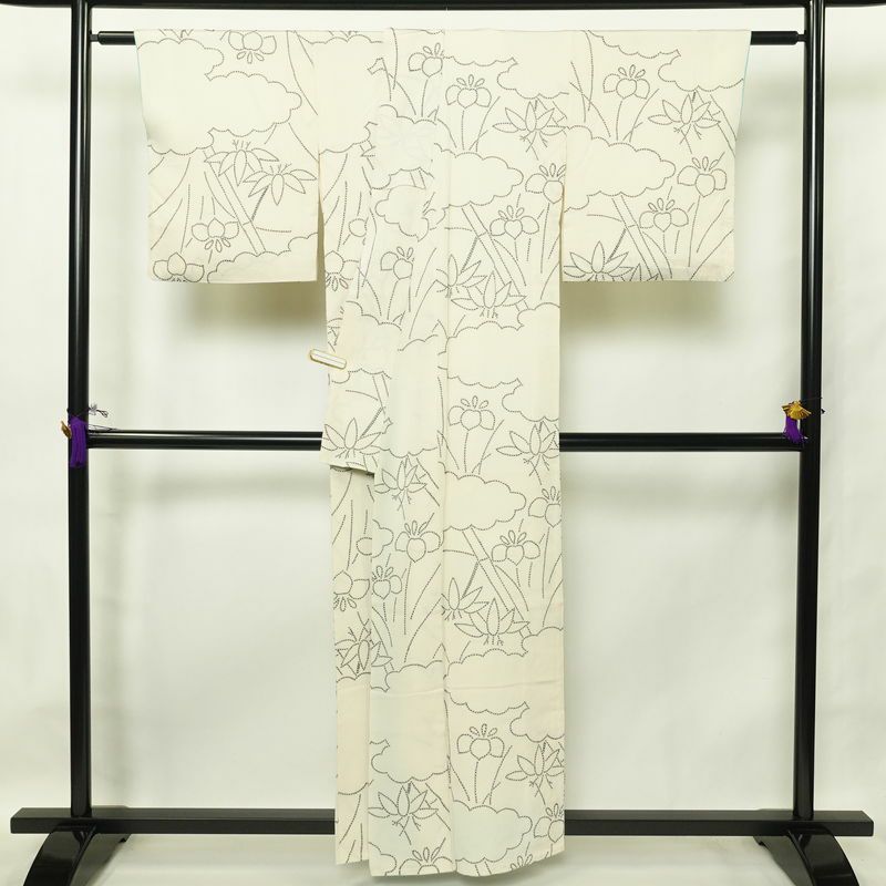 小紋 縮緬 正絹 古典柄 袷仕立て 身丈157cm 裄丈68cm 雲 クリーム_画像2