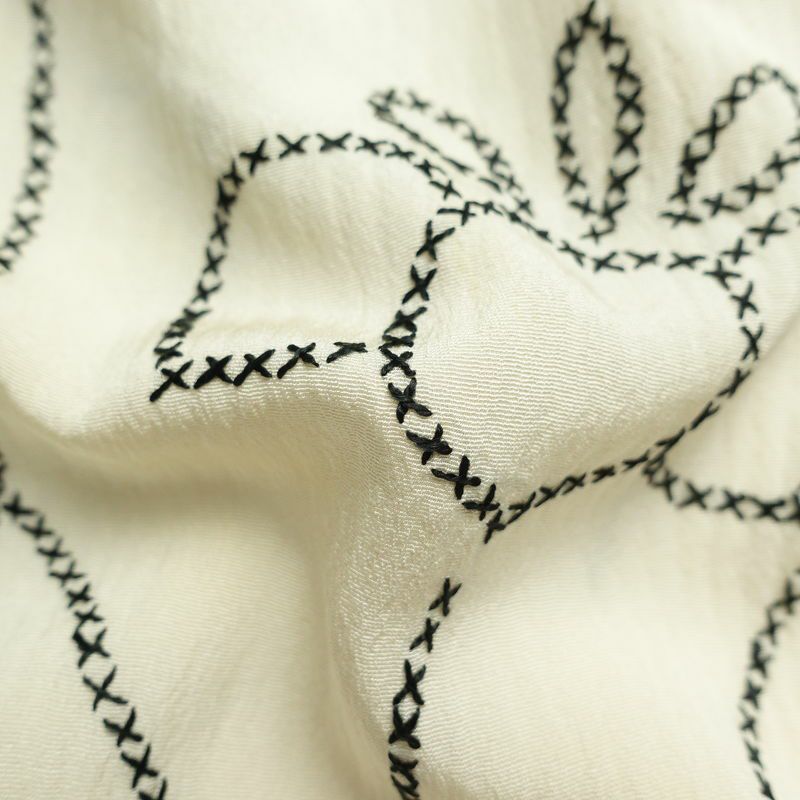 小紋 縮緬 正絹 古典柄 袷仕立て 身丈157cm 裄丈68cm 雲 クリーム_画像21