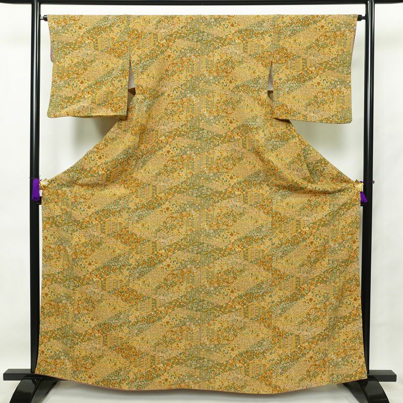 小紋 良品 縮緬 総柄 正絹 木の葉・植物柄 袷仕立て 身丈163.5cm 裄丈65cm 黄・黄土色_画像1